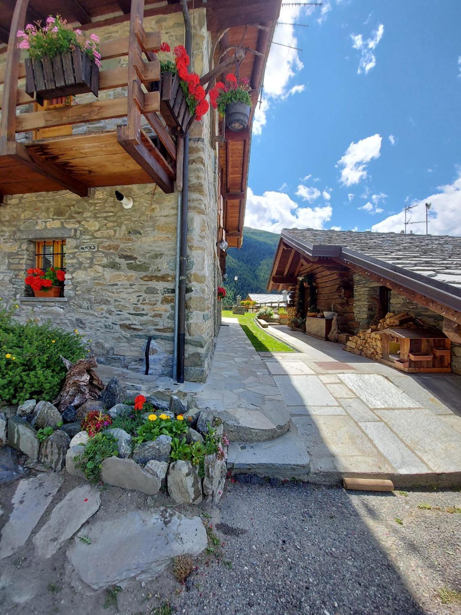 Affittacamere Monolocale Di Montagna Gressan Esterno foto